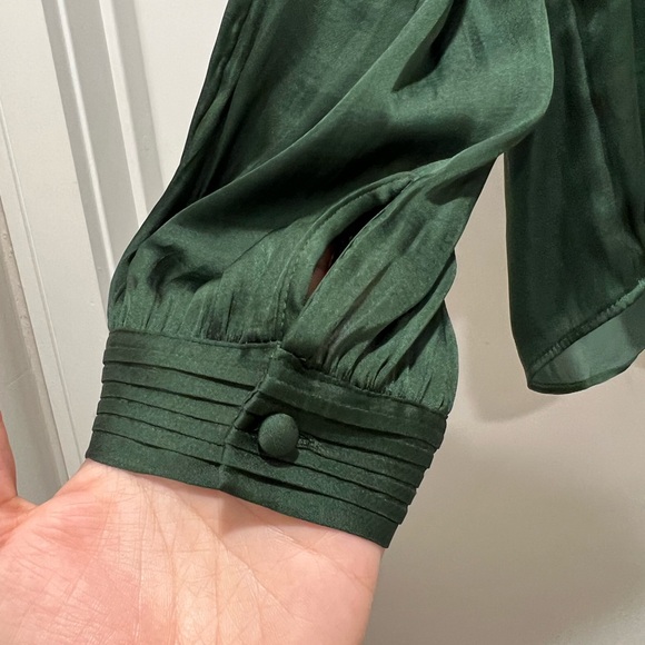 Banana Republic Green Blouse - Picture 4 of 8